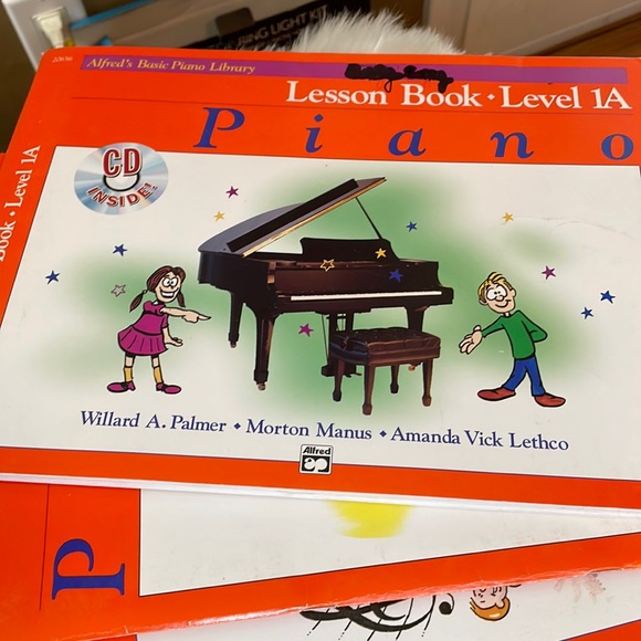 Alfred’s Basic Piano Library Beginner Lesson Books - Picture 1 of 10